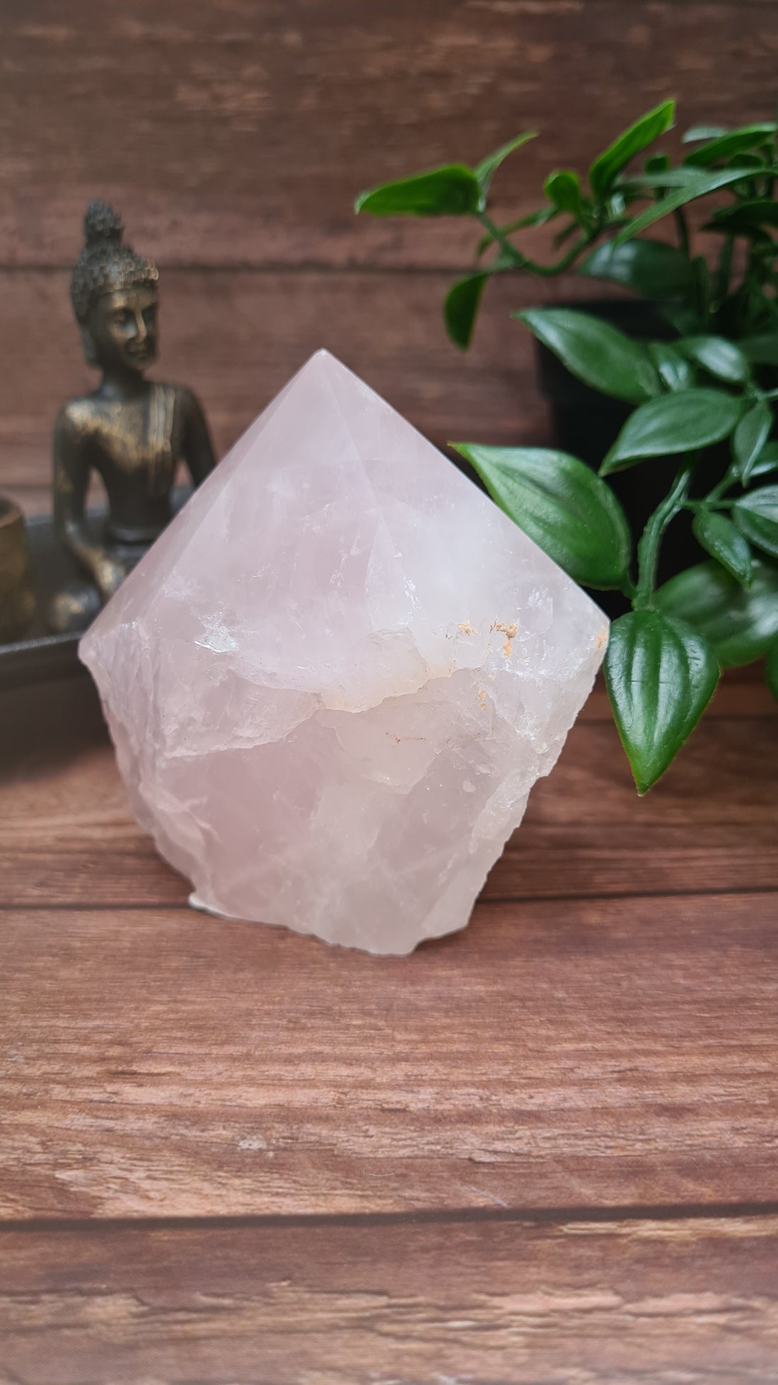 Crystal Harmony: Transforming Your Bedroom into a Serene Sanctuary