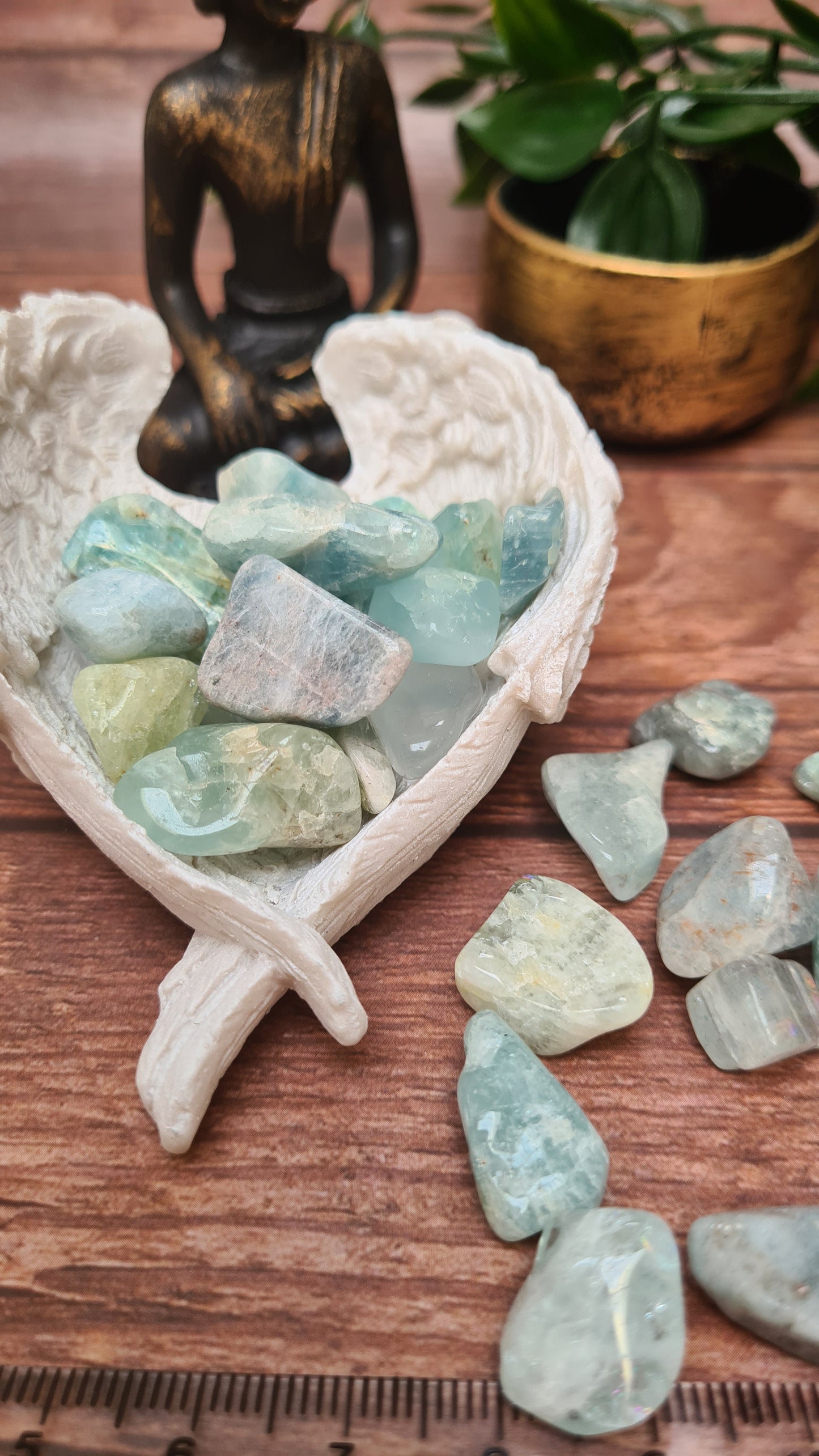 Aquamarine tumble stone